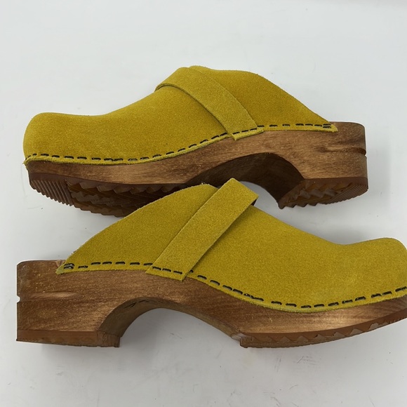 Sanita Wood Clog Shoe Yellow Women's Size 36 US 6 NWOT - Picture 5 of 6